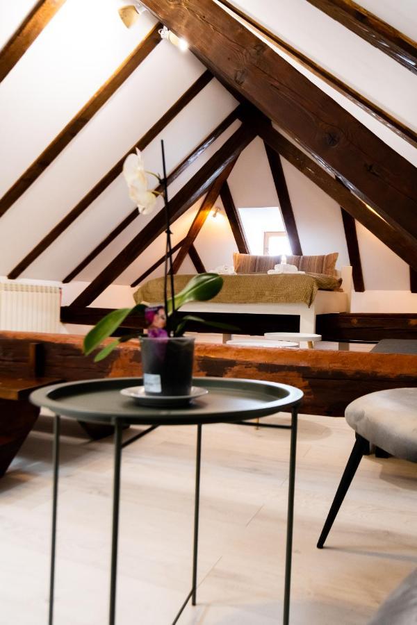 Old Town Studios - Moments Away From The Black Church Braşov Extérieur photo