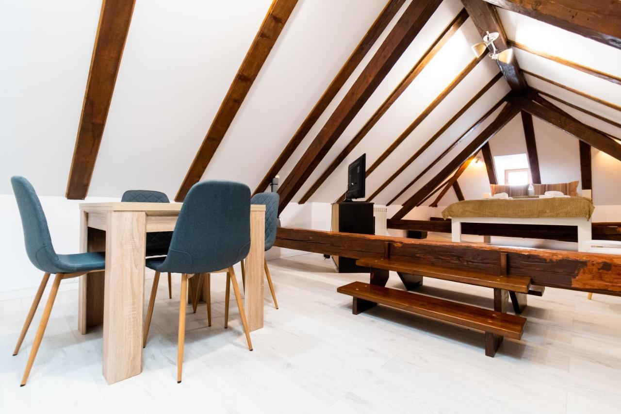 Old Town Studios - Moments Away From The Black Church Braşov Extérieur photo